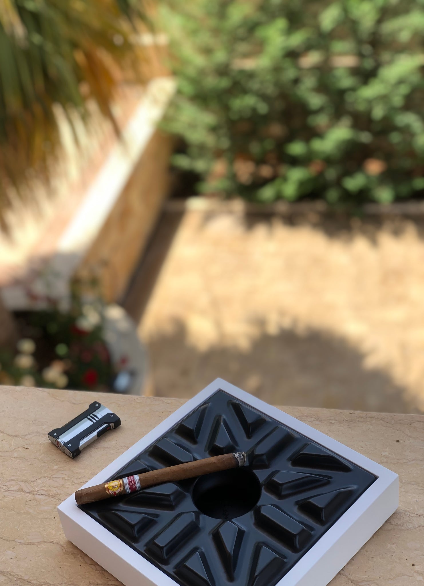 LUCERO BLACK - WHITE XII Cigar Ashtray